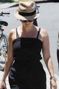 欧美明星日常出门图片,时尚穿搭与随性魅力一览